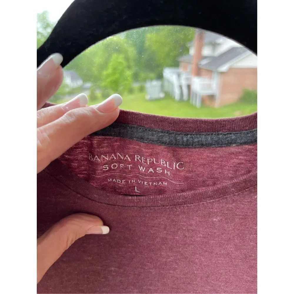 Banana Republic soft wash t-shirt, maroon, men’s large